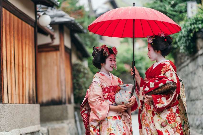 Geisha's in Kyoto<br>